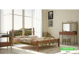 Металлическая кровать с деревянными ножками