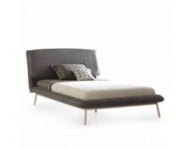 Кровать с мягким изголовьем из серии мебели Venus